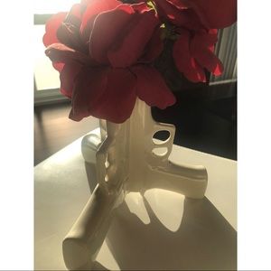 3 Guns Vase with Roses